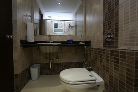 OYO Premium Jabalpur Russel Chowk