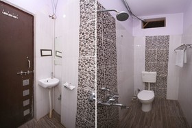 BM Hotel Aarna Palace by OYO