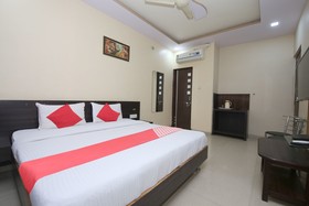 BM Hotel Aarna Palace by OYO