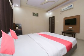 BM Hotel Aarna Palace by OYO