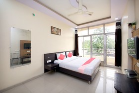 BM Hotel Aarna Palace by OYO