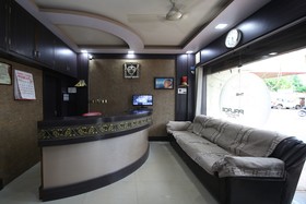 BM Hotel Aarna Palace by OYO