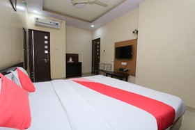 BM Hotel Aarna Palace by OYO