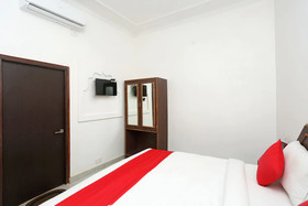 Chelsea Palace BY OYO Rooms