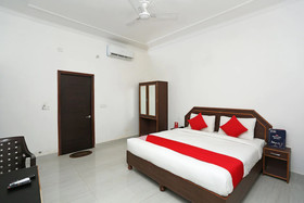 Chelsea Palace BY OYO Rooms