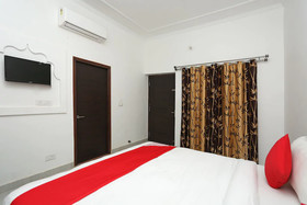 Chelsea Palace BY OYO Rooms