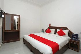 Chelsea Palace BY OYO Rooms