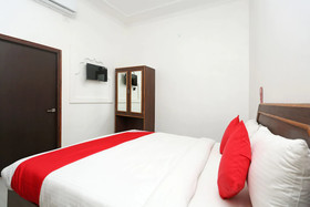 Chelsea Palace BY OYO Rooms