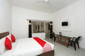 Chelsea Palace BY OYO Rooms