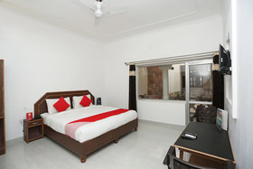 Chelsea Palace BY OYO Rooms