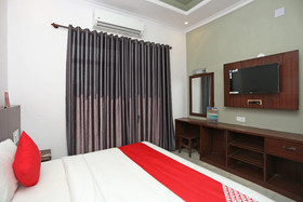 Hotel Pramod Palace by OYO Rooms