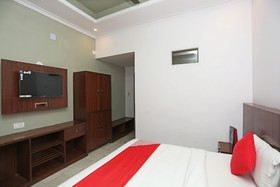 Hotel Pramod Palace by OYO Rooms