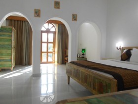 Isabel Palace