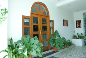 Isabel Palace