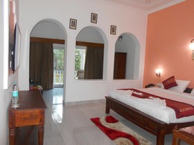 Isabel Palace