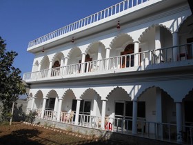 Isabel Palace