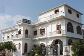 Isabel Palace
