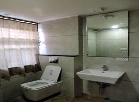 Anroute Stays130- Patel Road