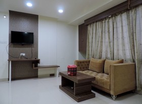 Anroute Stays130- Patel Road