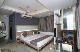 Hotel Abhilasha by OYO Rooms