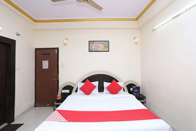 Hotel Saket by OYO Rooms