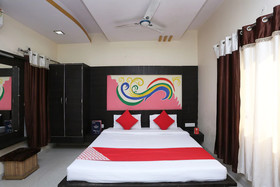 Hotel Saket by OYO Rooms