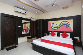 Hotel Saket by OYO Rooms