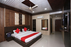 Hotel Saket by OYO Rooms