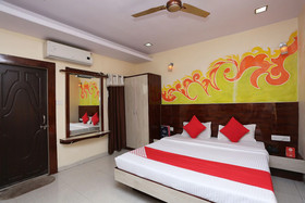 Hotel Saket by OYO Rooms