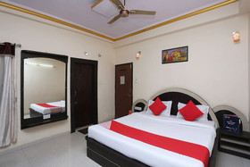 Hotel Saket by OYO Rooms