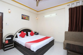 Hotel Saket by OYO Rooms