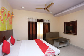 Hotel Saket by OYO Rooms
