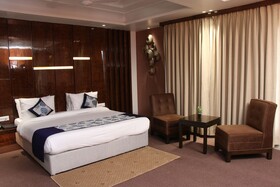 Deepali Palace by OYO Rooms