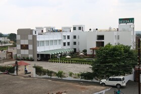 Deepali Palace by OYO Rooms