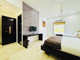 Vrindavan Greens by Hotel Ramdarbar