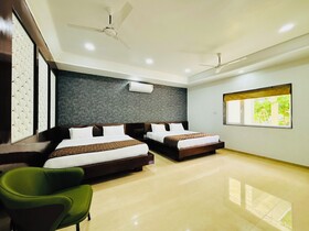 Vrindavan Greens by Hotel Ramdarbar