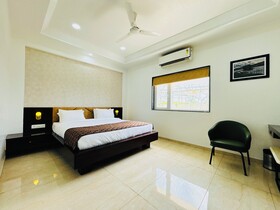 Vrindavan Greens by Hotel Ramdarbar