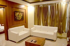 Anroute Stays 111 - Opposite Mahakal Temple