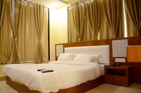 Anroute Stays 111 - Opposite Mahakal Temple