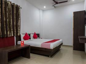 Hotel Kshipra Dham