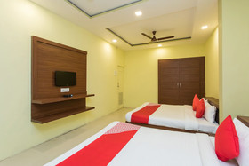 Hotel Mahalaxmi by OYO Rooms