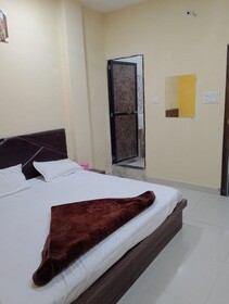 Hotel Priyanshi Palace