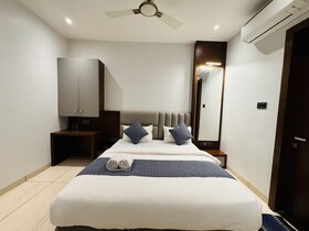 Hotel Rajdev INN