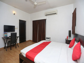Hotel Surana Palace