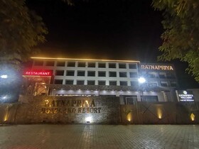 Ratnapriya Hotel And Resort