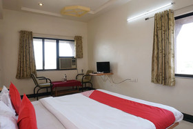 OYO 24487 Hotel Raj Regency