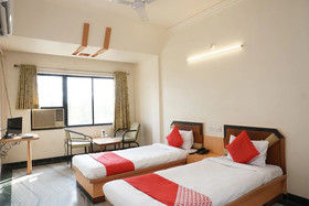 OYO 24487 Hotel Raj Regency