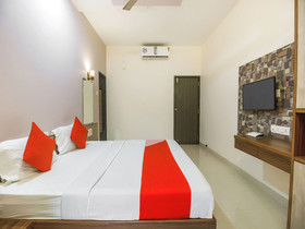 Evergreen Holiday Home by OYO Rooms