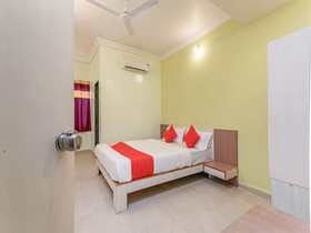 Hotel Dream Line Lodging & Boarding by OYO Rooms