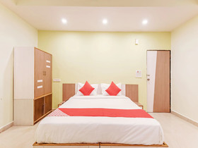 Hotel Dream Line Lodging & Boarding by OYO Rooms